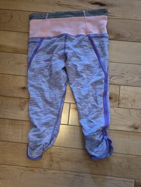 Girls Size 10 Ivivva Lilac Athletic Capri Leggings with Pink Waistband
